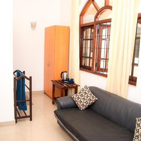 Angel Inn Guest House Νεγκόμπο Εξωτερικό φωτογραφία